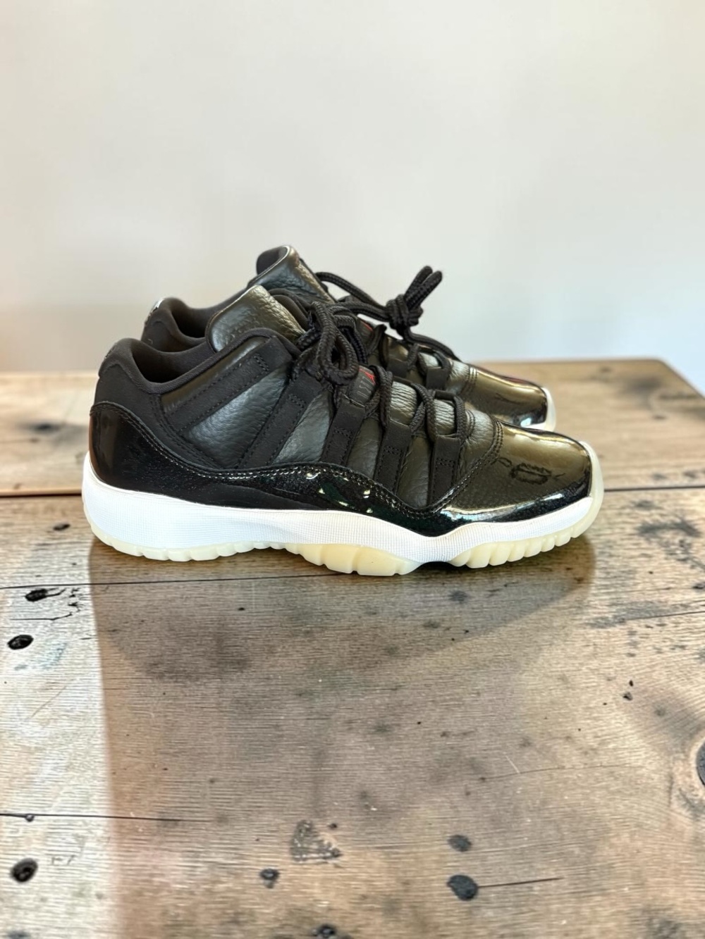 Air Jordan 11 Retro Low (GS) Sneakers in Black, Gym Red, White, and Sail, NEW - Picture 2 of 9